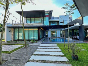 Blue Lagoon House - Netflix Private KTV Pool Movie